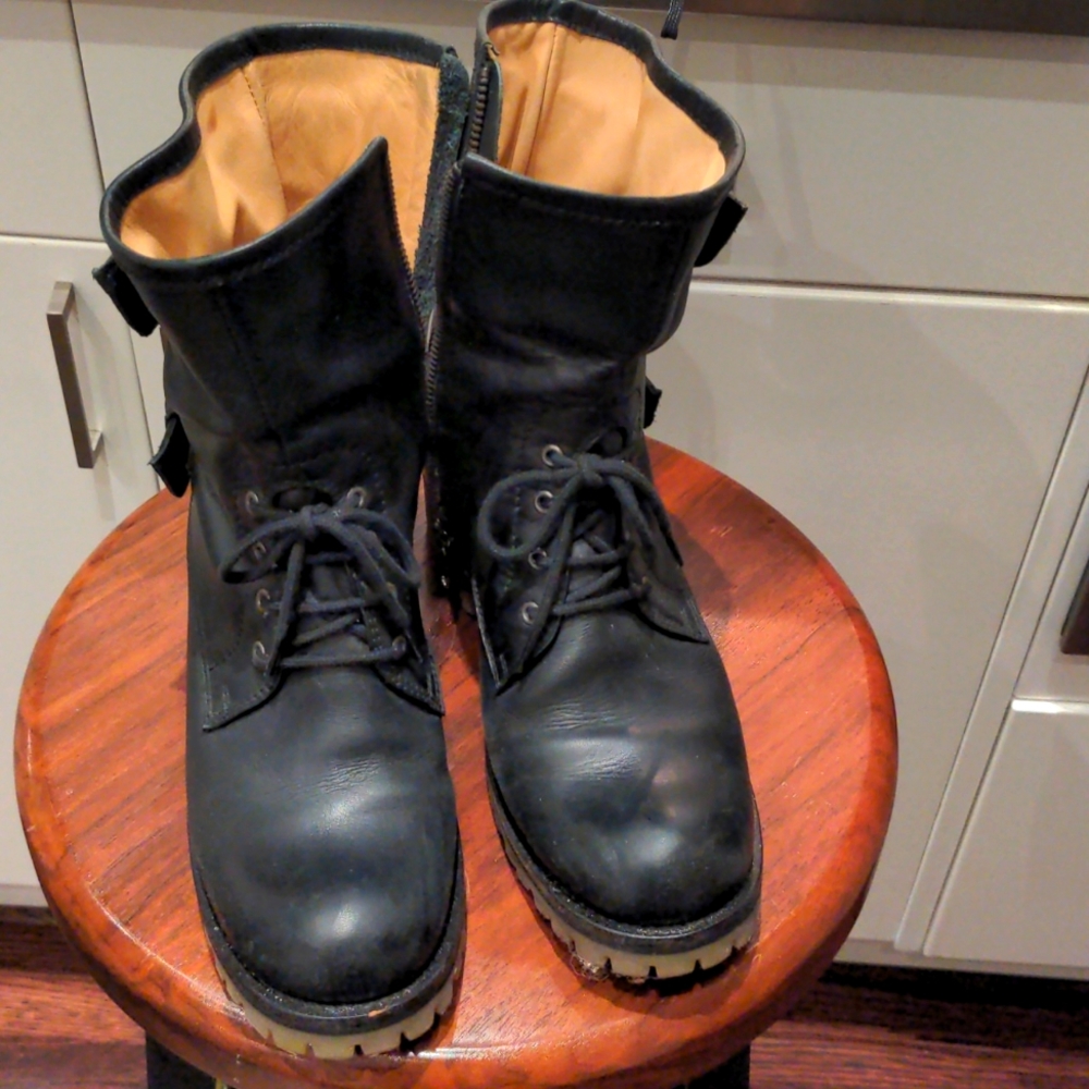 Moto boots
